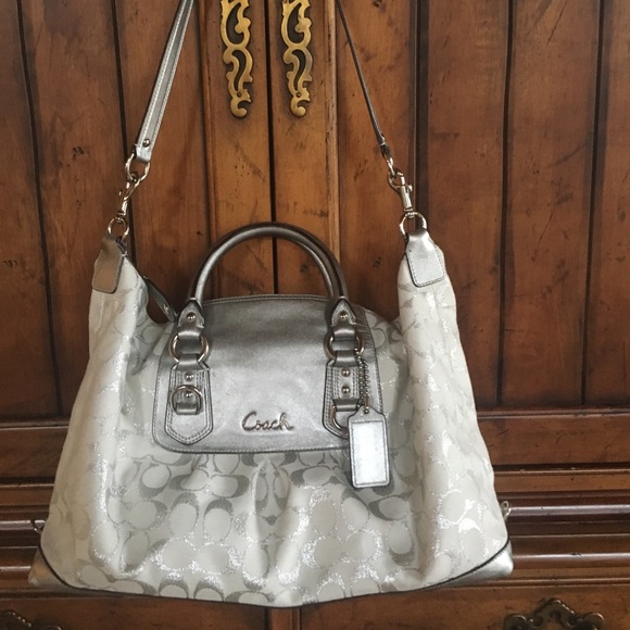 Coach Handbags - Coach Purse Coach Handbags - Coach Purse